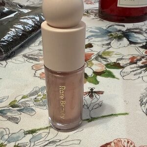 Rare Beauty Highlighter - Subtle Pink Glow